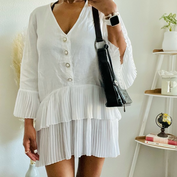 Meet Your Posher/Buyer - Picture 7 of 16